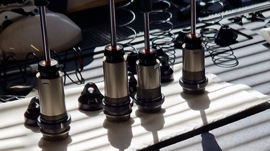 Maîtrisez le Réglage de vos Amortisseurs RC